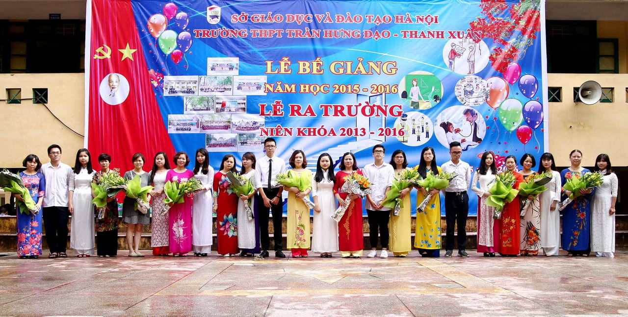 Lễ ra trường của học sinh lớp 12 ni�n kh�a 2013 - 2016