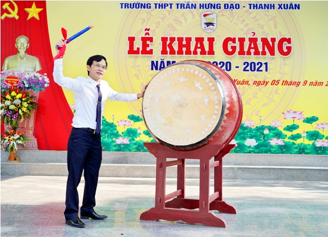 TRƯỜNG THPT TRẦN HƯNG ĐẠO, THANH XU�N  LONG TRỌNG TỔ CHỨC LỄ KHAI GIẢNG NĂM HỌC 2020 - 2021